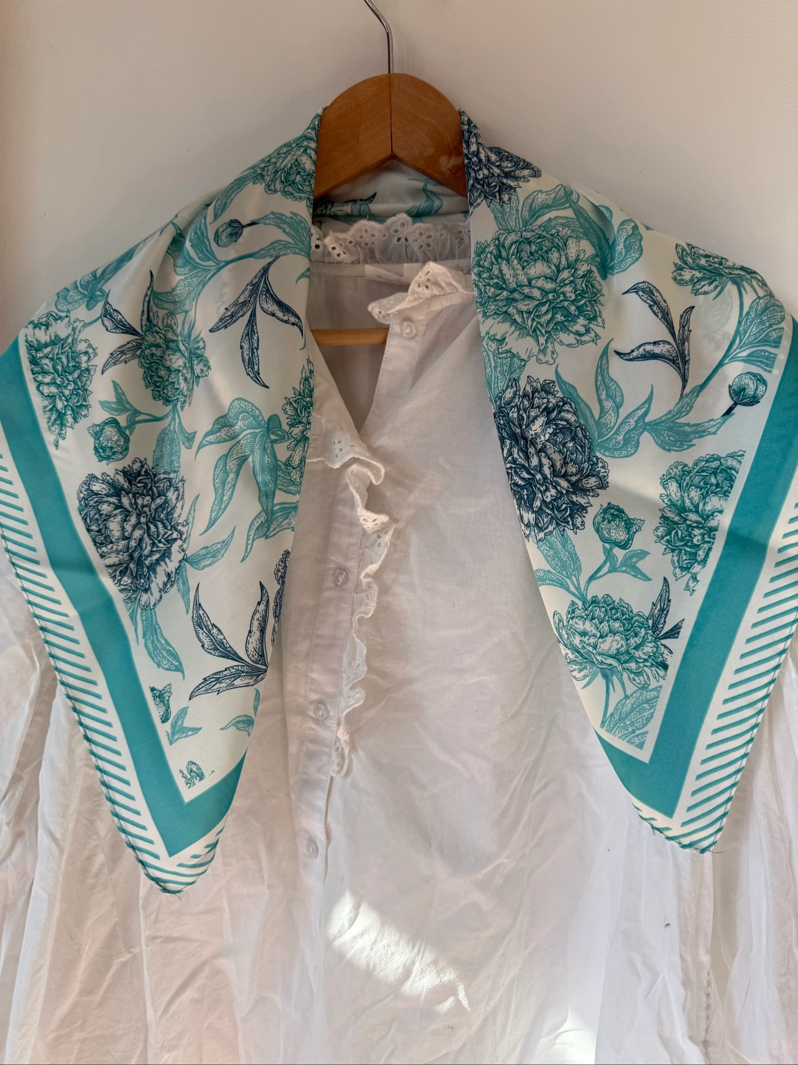 Lenço elegante turquesa para dar vida a uma roupa – photo 2